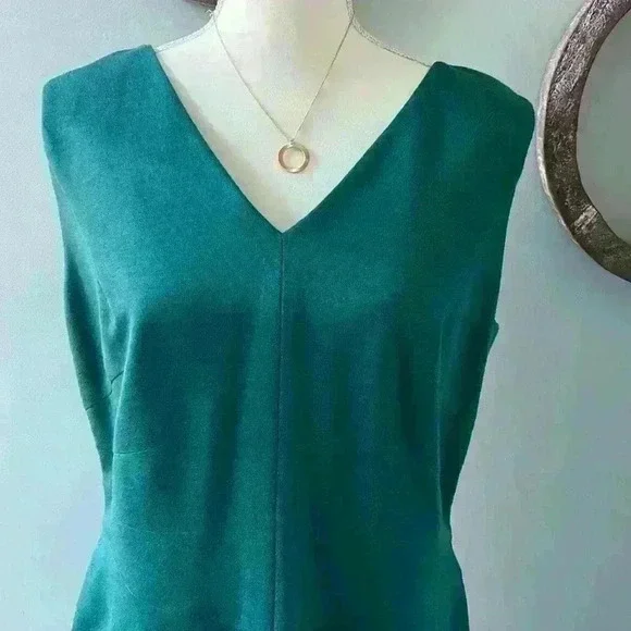 Escada green v-neck and v-back midi knit dress size 42 (US size 12) - Picture 2 of 8